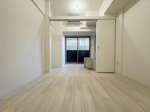 居室・リビング　セレニテ東梅田アリエ