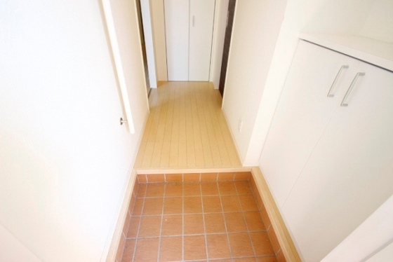玄関　※別部屋の写真です