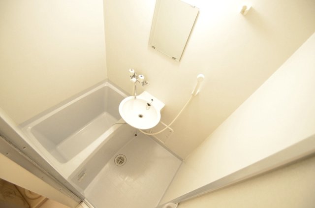 バス・シャワールーム　実際のお部屋と異なる場合がございます。