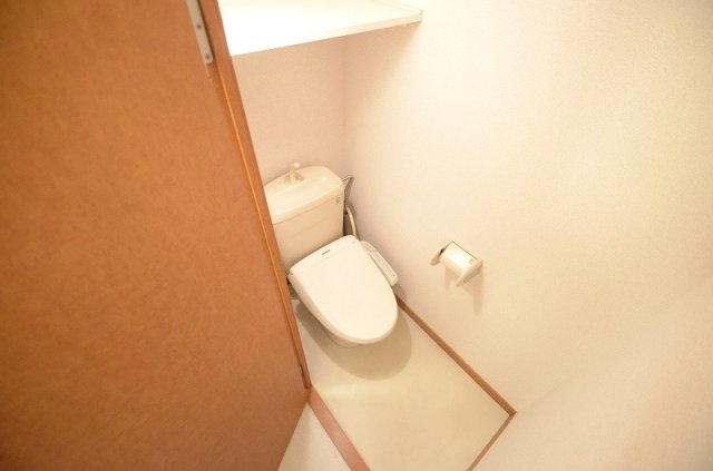 トイレ　実際のお部屋と異なる場合がございます。