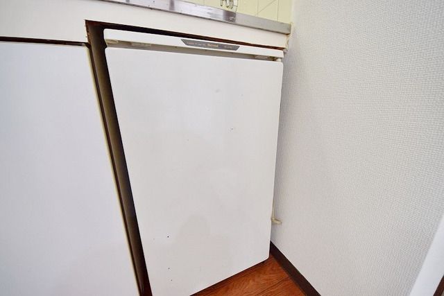 収納　小型冷蔵庫付き