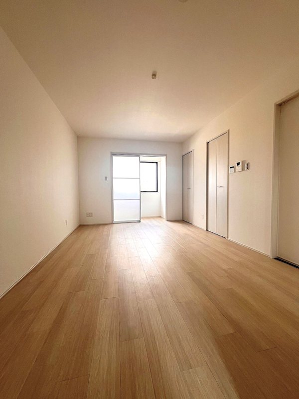 居室・リビング　お一人暮らしにおススメの広さです♪