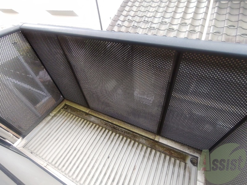 バルコニー　ベランダはよく日が当たり気持ちの良い空間です。