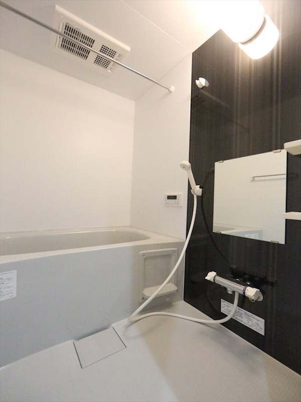 バス・シャワールーム　浴室暖房乾燥機付　追い焚き・オートバス機能付お風呂