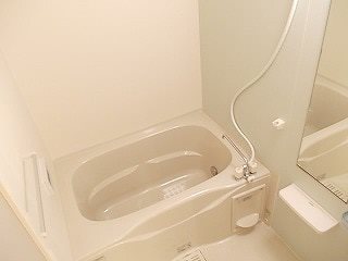 バス・シャワールーム　追い焚き機能付バス