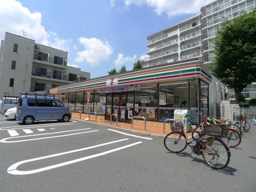 コンビニ　セブンイレブン 板橋前野町1丁目店（コンビニ）まで394m