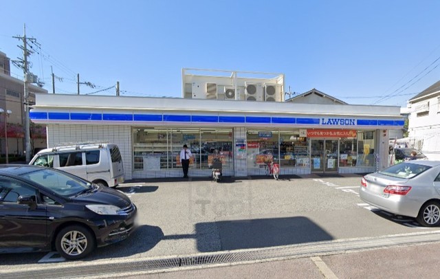 コンビニ　ローソン　豊中蛍池中町三丁目店（コンビニ）まで219m