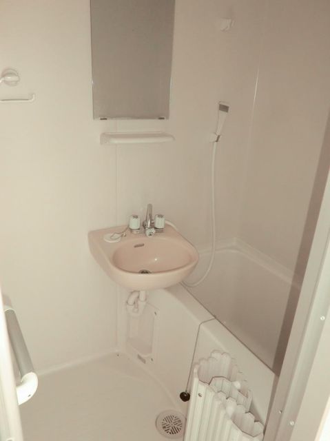 バス・シャワールーム　一日の疲れをこのお風呂で癒して下さい。