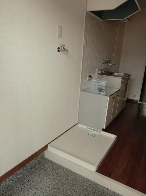 その他設備　室内に洗濯置き場があります。