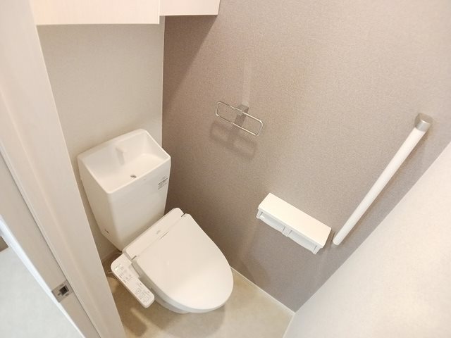 トイレ　※別号室の写真です。