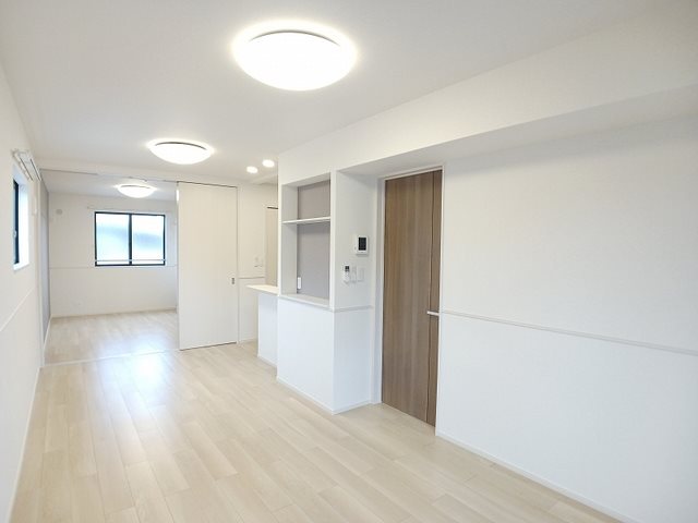 居室・リビング　※別号室の写真です。