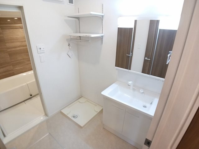 洗面設備　※別号室の写真です。