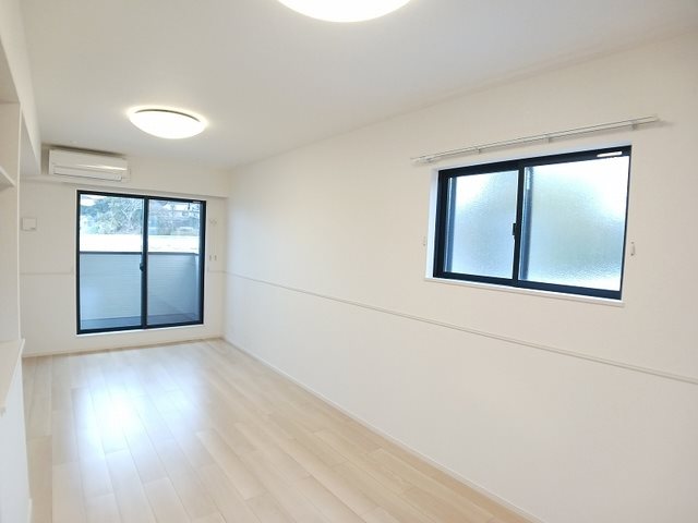 その他設備　※別号室の写真です。エアコン付きです