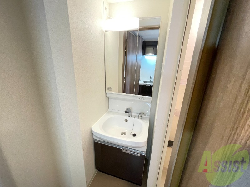 洗面設備　朝の身支度に便利です