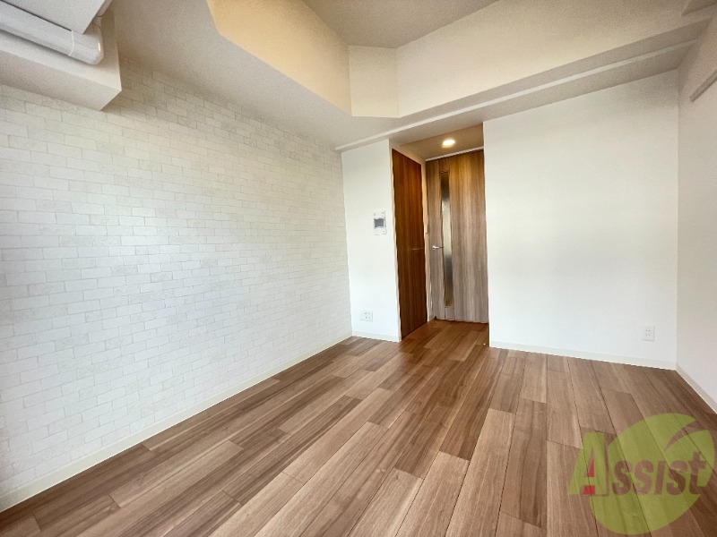 居室・リビング　フローリング貼りの綺麗な室内です