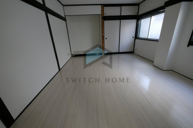 その他部屋・スペース　広くて明るい寝室