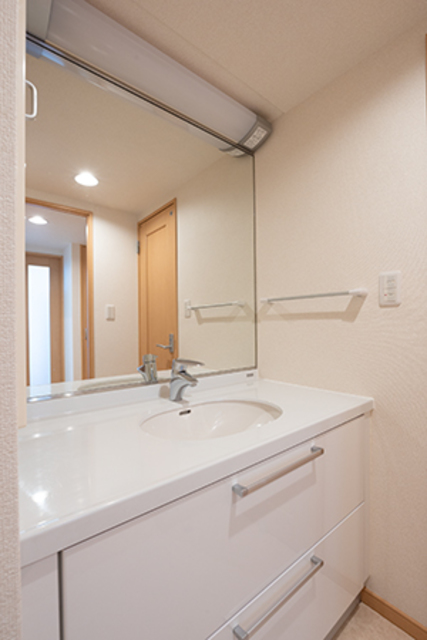 洗面設備　※写真は同タイプ住戸です。