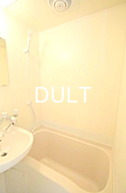 バス・シャワールーム　バスルームです。