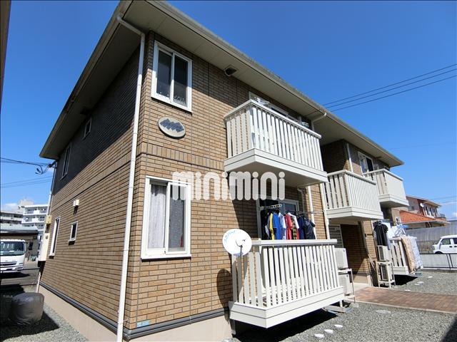 建物外観　国道４号線へ道路１本でアクセスできます。