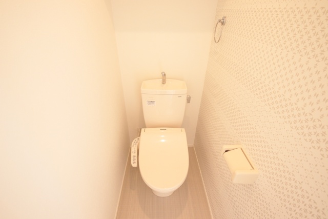 トイレ　※別室の参考写真の為、現況優先です。