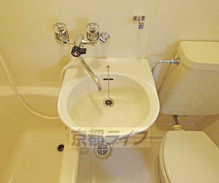 洗面設備　綺麗な洗面です。