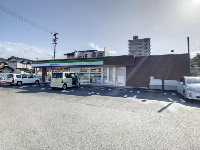 コンビニ　ファミリーマート岡崎久後崎町店（コンビニ）まで695m