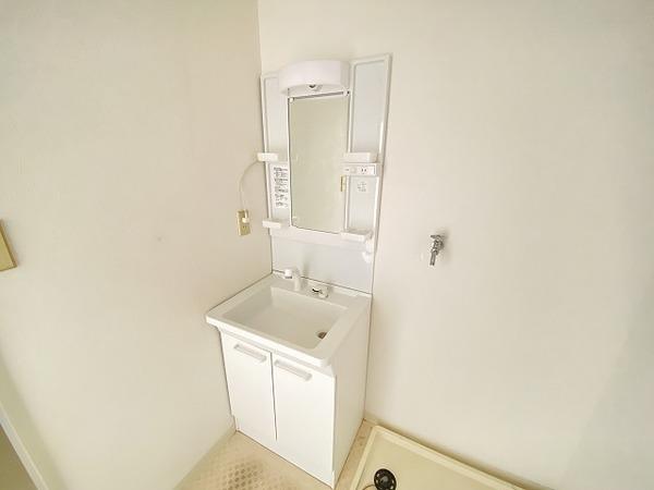 洗面設備　洗面台付き！