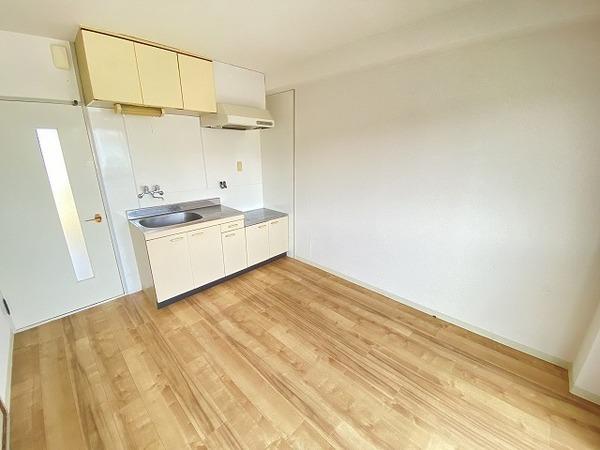 居室・リビング　室内きれいです！