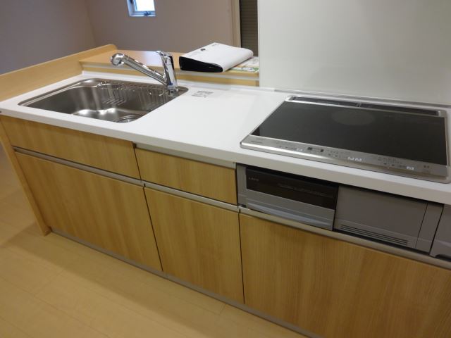 キッチン　ＩＨヒーターのシステムキッチンです。