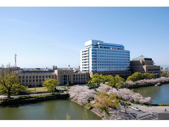 役所　佐賀県庁（役所）まで974m