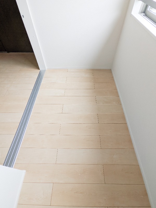 バルコニー　図面と現状に相違がある場合には現状を優先