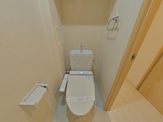トイレ　※掲載写真は同マンション別部屋参考写真となります。