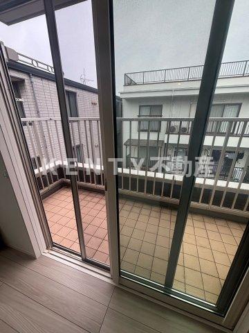 バルコニー　外からの目が気にならないバルコニーで洗濯物が干せます