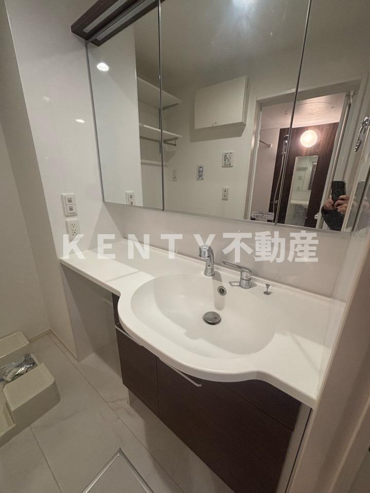 洗面設備　コンパクトで使いやすい洗面所