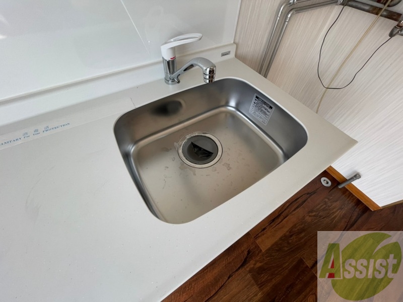 洗面設備　混合水洗なので温度調整もかんたんに出来ますよ。