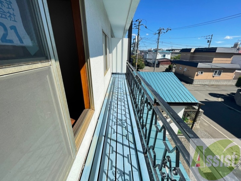 バルコニー　バルコニーです。洗濯物を干したり一息ついたりできますね！