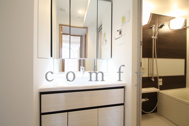 洗面設備　独立洗面台