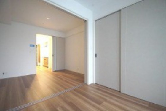 居室・リビング　写真は別部屋です。