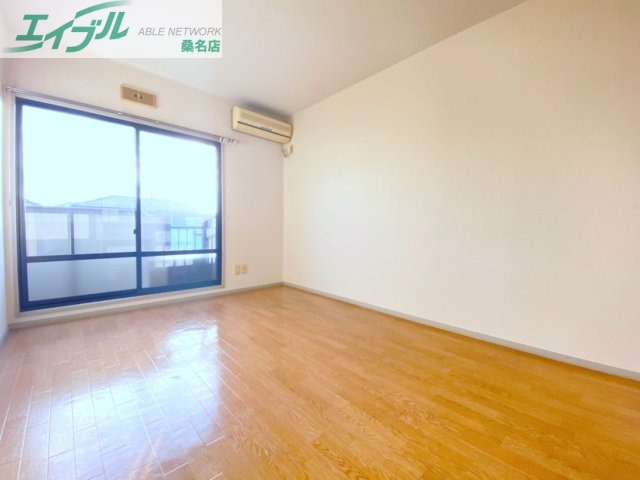 居室・リビング　同型参考写真