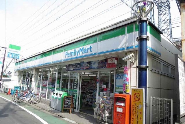 コンビニ　ファミリーマート（コンビニ）まで1200m