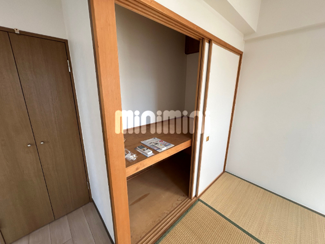 収納　収納力のある押入れです