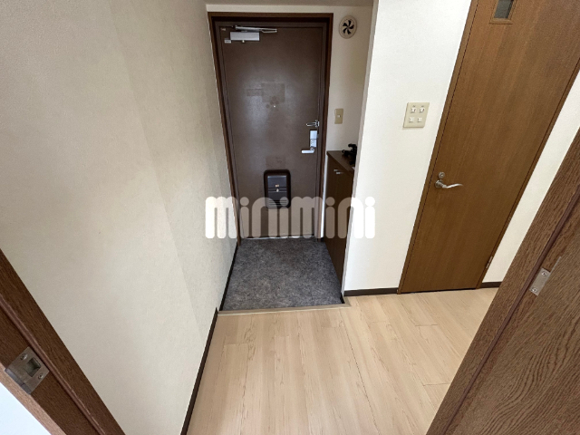 玄関　静かで落着ける和室です