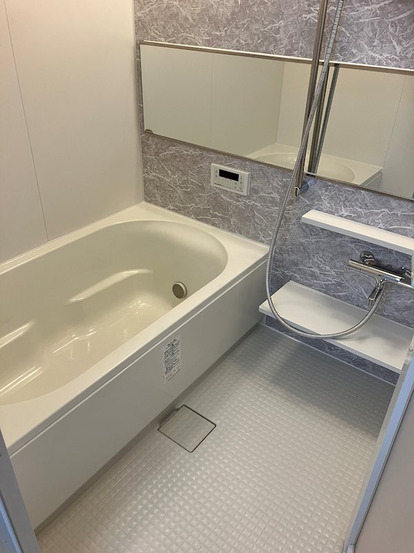 バス・シャワールーム　浴槽サイズ1418。浴室乾燥機・循環式追焚機能もございます。