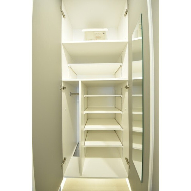 玄関　物件の内装です