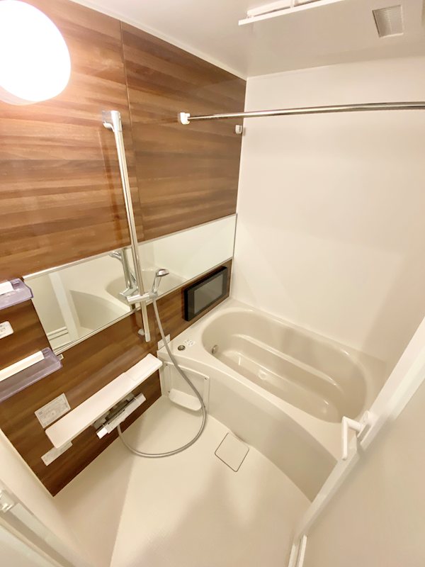 バス・シャワールーム　浴室乾燥機、追い炊き機能、TV付