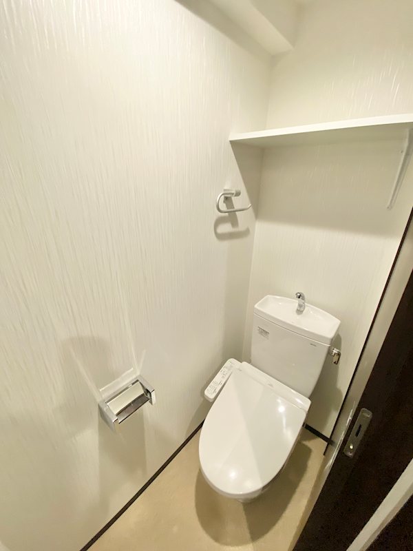 トイレ　ウォシュレット付