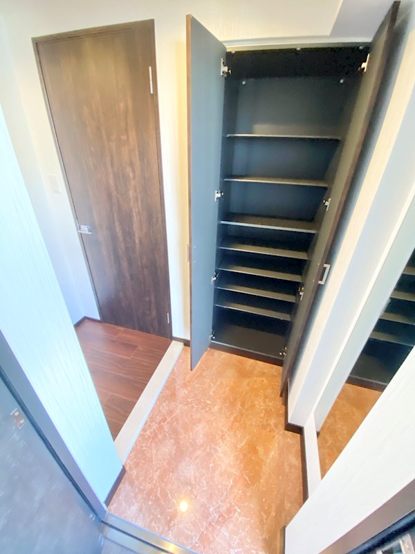 玄関　シューズボックス有