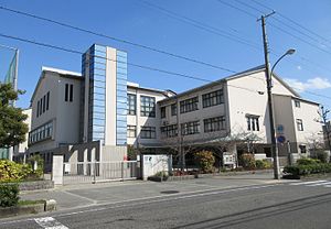 高校・高専　兵庫県立西宮香風高校（高校・高専）まで702m