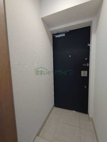 玄関　別部屋の参考写真になります。