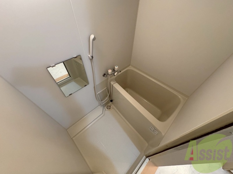 バス・シャワールーム　ユニットバスです。疲れを癒すのに欠かせませんね！